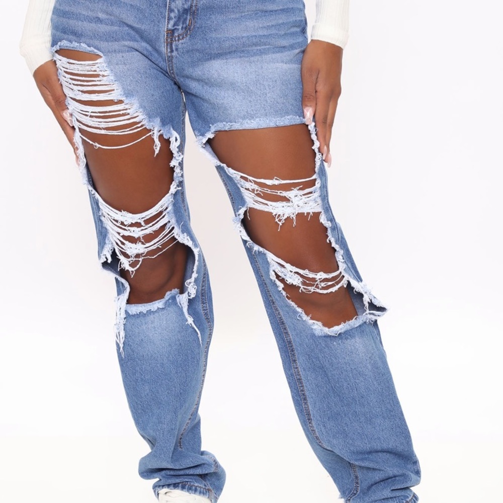 Distressed Boyfriend Jeans